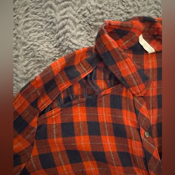FREE PEOPLE Women’s Plaid Button-Up Shirt with Snap Closure Size Medium - Picture 10 of 12